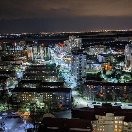 Видовая Квартира Yaroslavichi-2 Vyshhorod Bagian luar foto