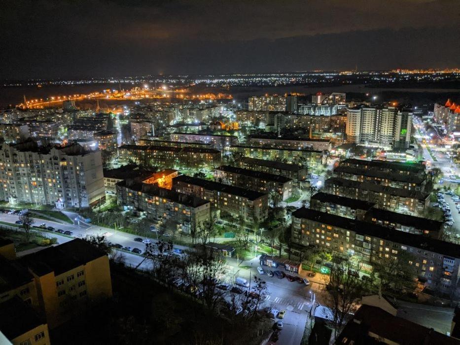 Видовая Квартира Yaroslavichi-2 Vyshhorod Bagian luar foto
