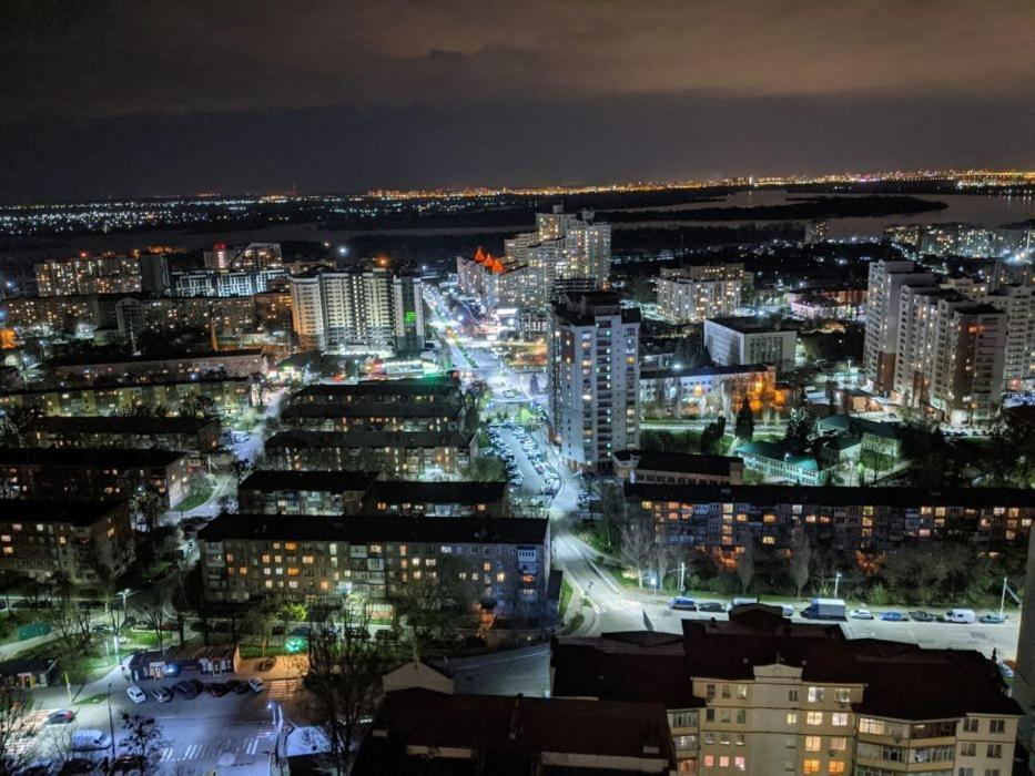 Видовая Квартира Yaroslavichi-2 Vyshhorod Bagian luar foto