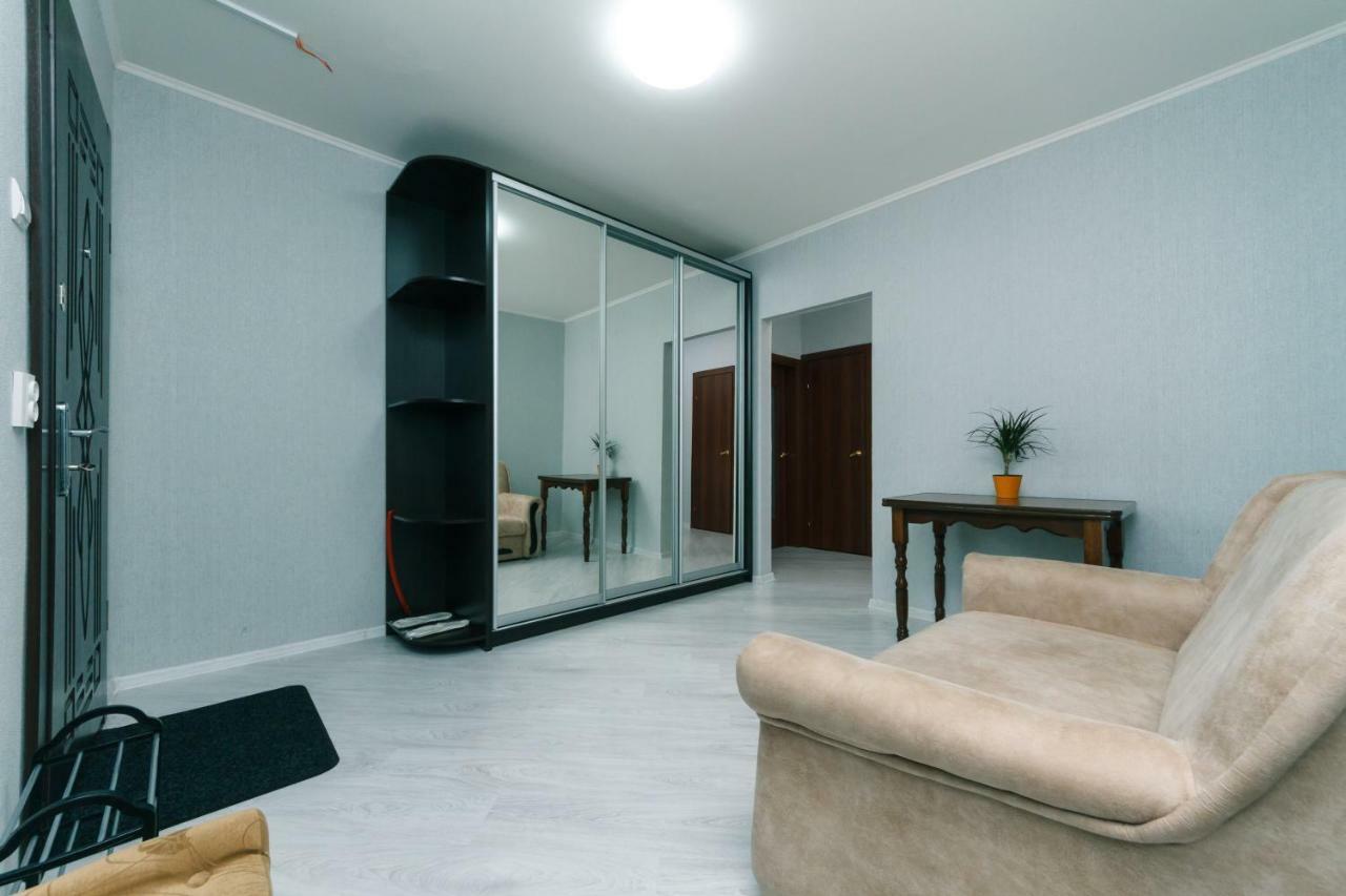 Видовая Квартира Yaroslavichi-2 Vyshhorod Bagian luar foto